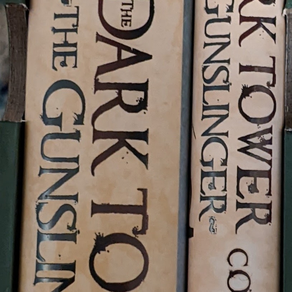 Special Edition Graphic Novels Stephan King Gunslinger Series. - Picture 4 of 10